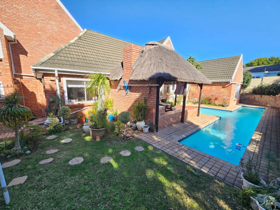 To Let 4 Bedroom Property for Rent in Lovemore Heights Estate Eastern Cape